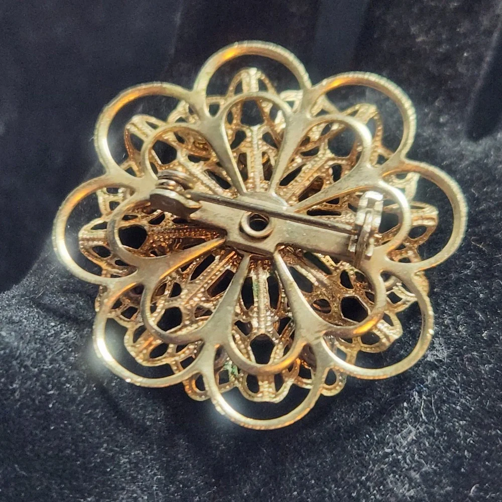 Vintage Gold Tone Filigree Pink Rhinestone Flower Brooch Pin Floral Statement‎